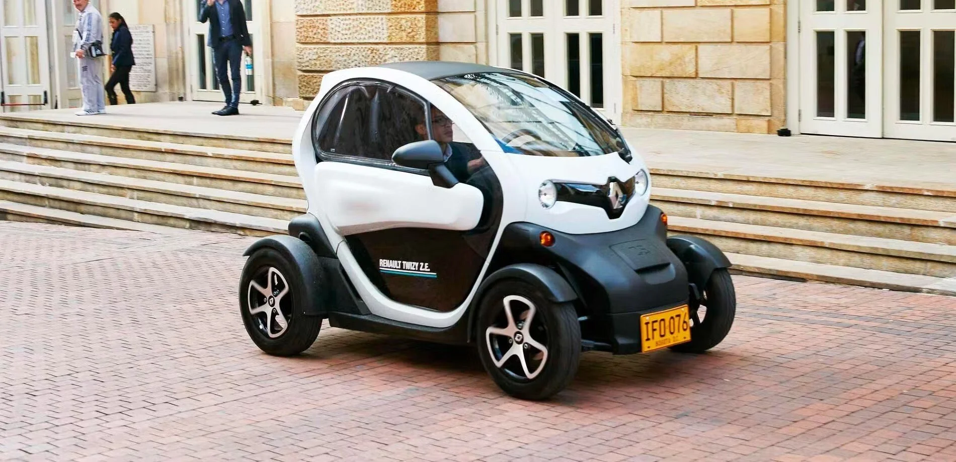 Clio twizy deals